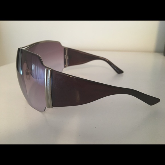 Armani Women’s sunglasses - Picture 2 of 3